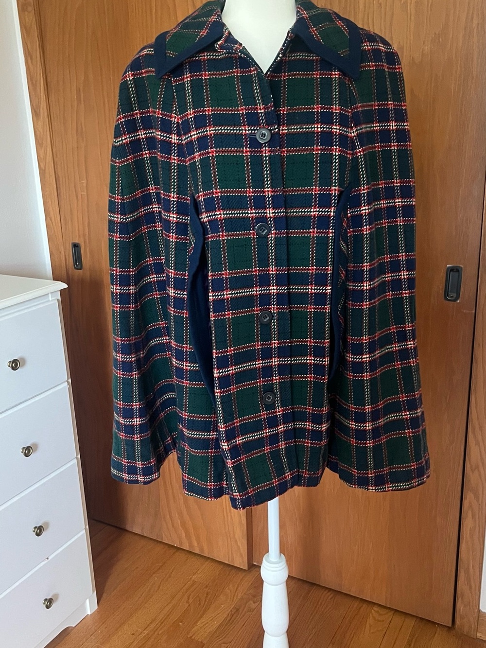 Vintage 70s Pendleton 100% Virgin Wool Plaid Cape Coat Made in USA One size